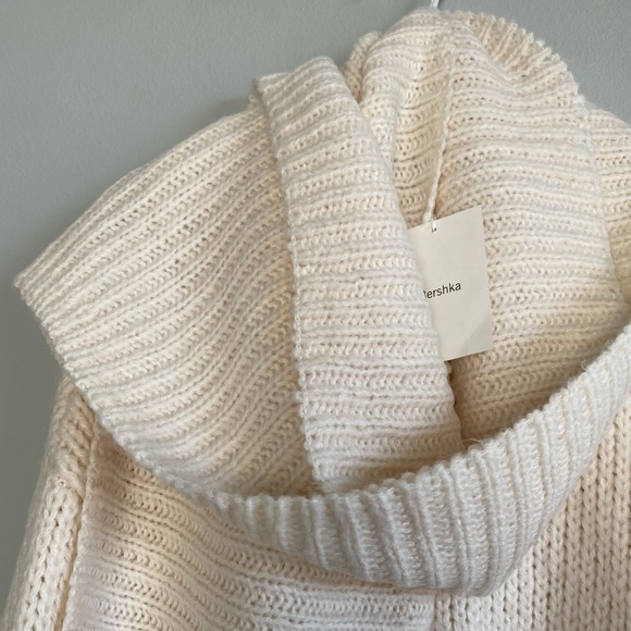 Bershka sweater with scarf - Picture 6 of 6